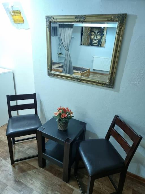 Simple Apartment Near Hockey & Football Arena บราติสลาวา ภายนอก รูปภาพ